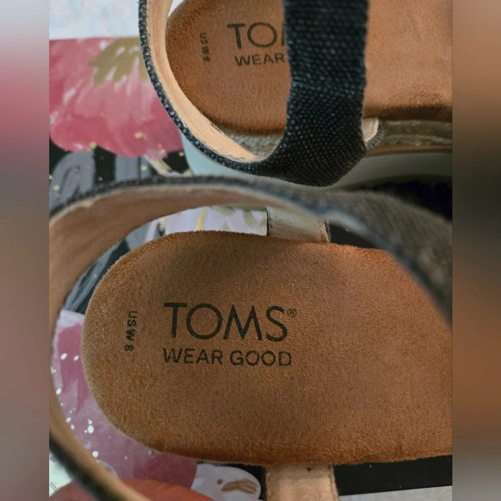 TOMS Sandals - Picture 8 of 10